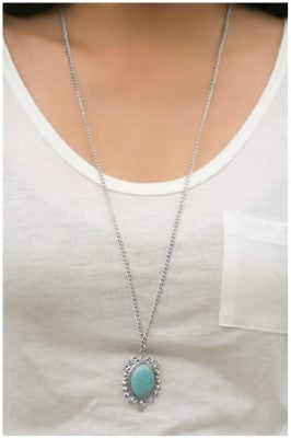 Hail To The CHIC - Paparazzi necklace
