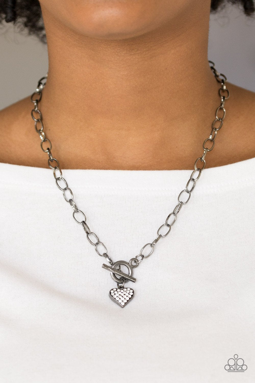 Harvard Heart - black - Paparazzi necklace