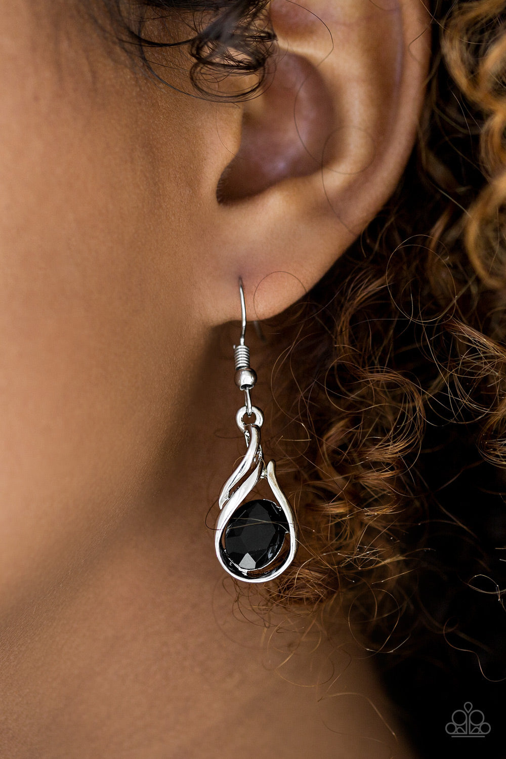 Haute on your Heels - black - Paparazzi earrings