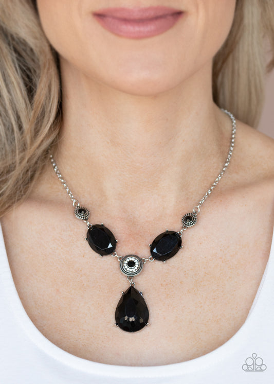 Heirloom Hideaway - black - Paparazzi necklace
