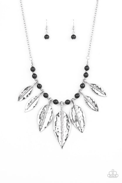 Highland Harvester - black - Paparazzi necklace