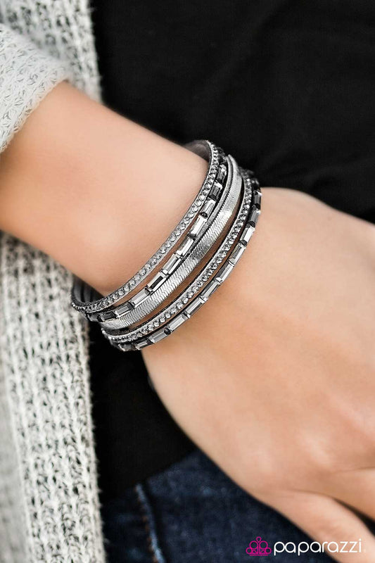 Hit the Lights - Silver - Paparazzi bracelet