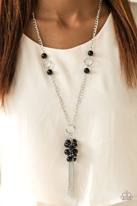 Hit the Runway - black - Paparazzi necklace