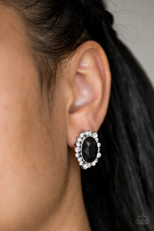 Hold COURT-black-Paparazzi earrings