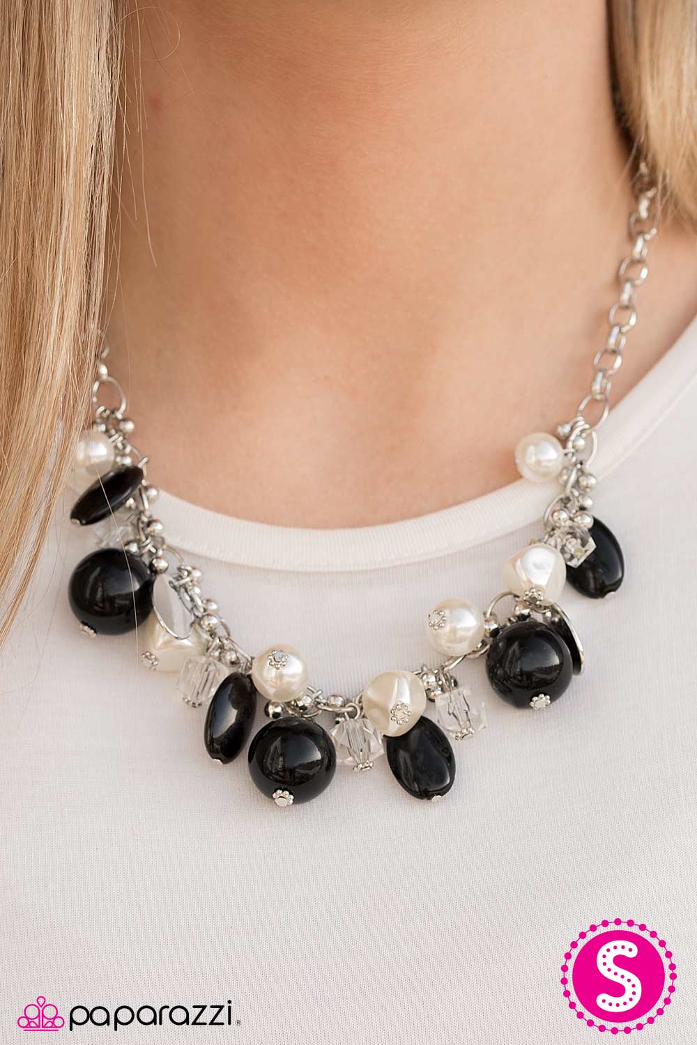 Hollywood Starlet - black - Paparazzi necklace