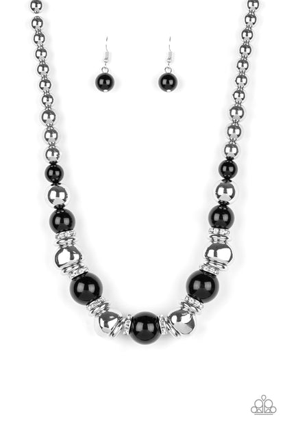 Hollywood HAUTE Spot - black - Paparazzi necklace