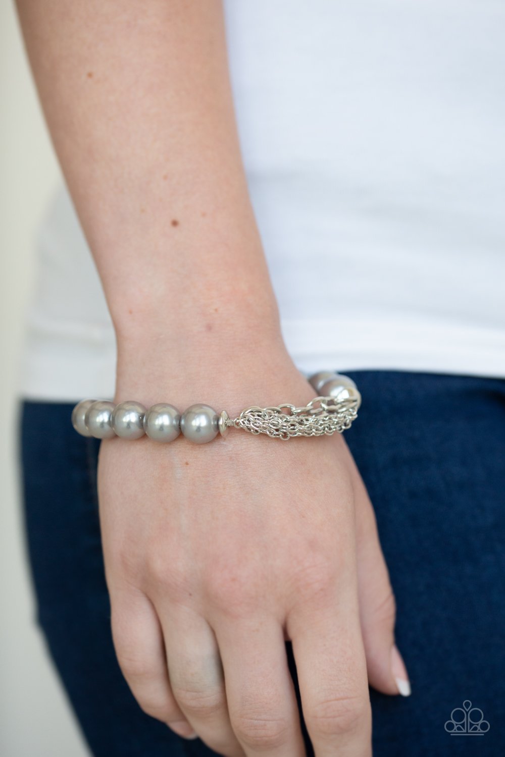 Hollywood HEELS-silver-Paparazzi bracelet