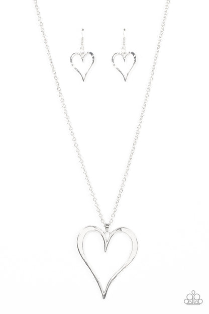 Hopelessly In Love - silver - Paparazzi necklace