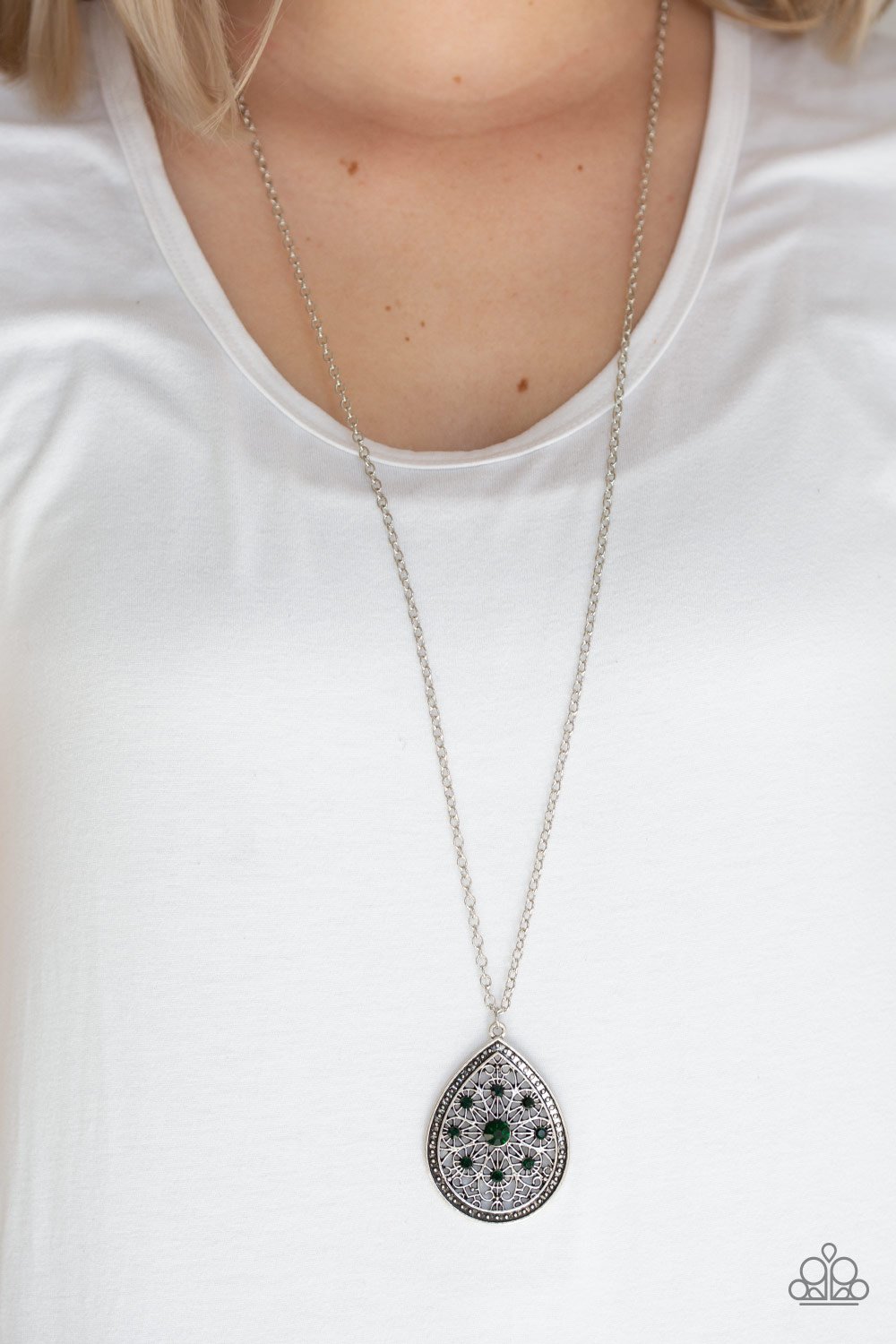 I Am Queen - green - Paparazzi necklace