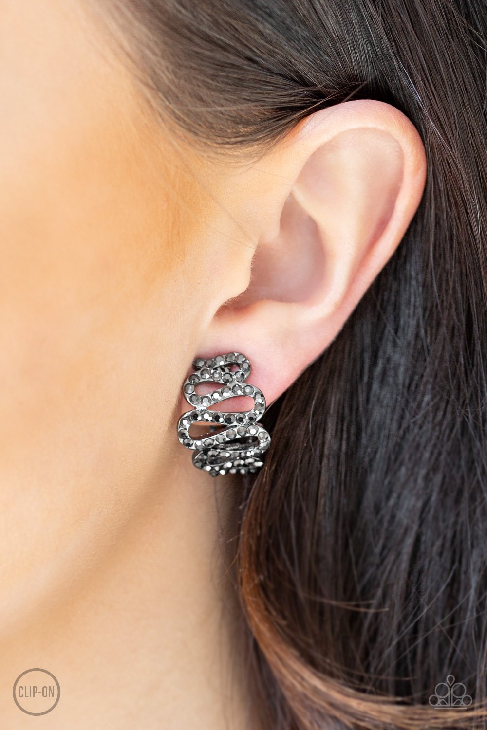 Idol Shine-black-Paparazzi earrings