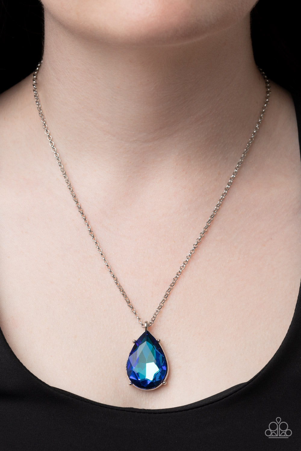 Illustrious Icon - blue - Paparazzi necklace
