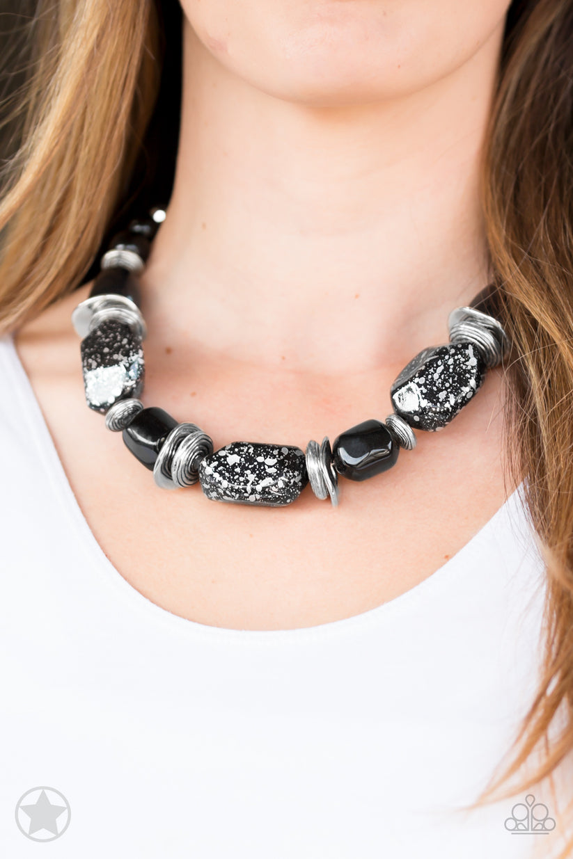 Paparazzi in good glazes black necklace Clearance