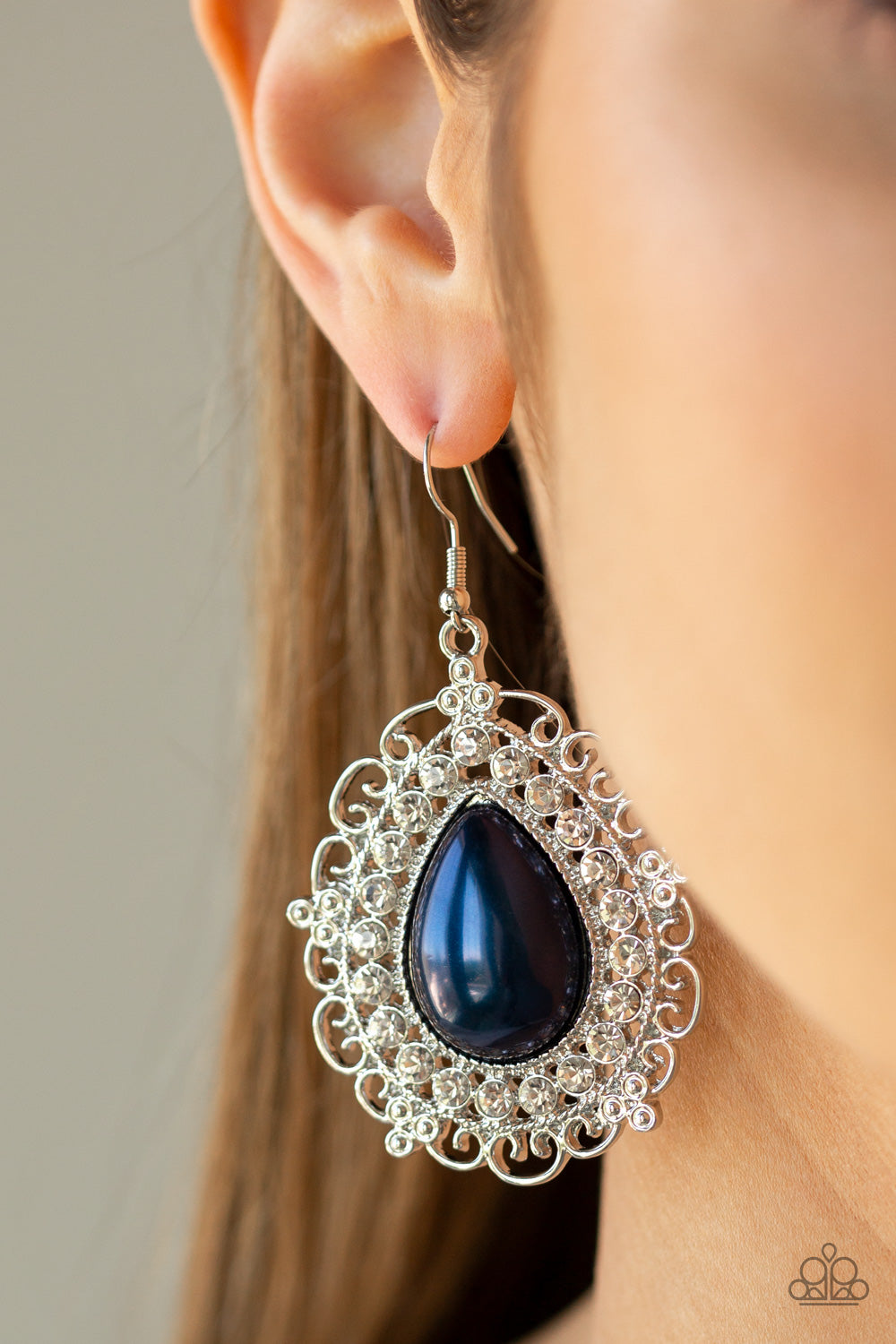 Incredibly Celebrity - blue - Paparazzi earrings
