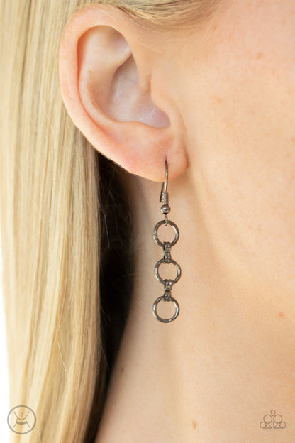 Insta Connection - black - Paparazzi necklace