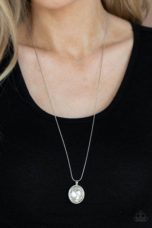 Instant Icon - white - Paparazzi necklace