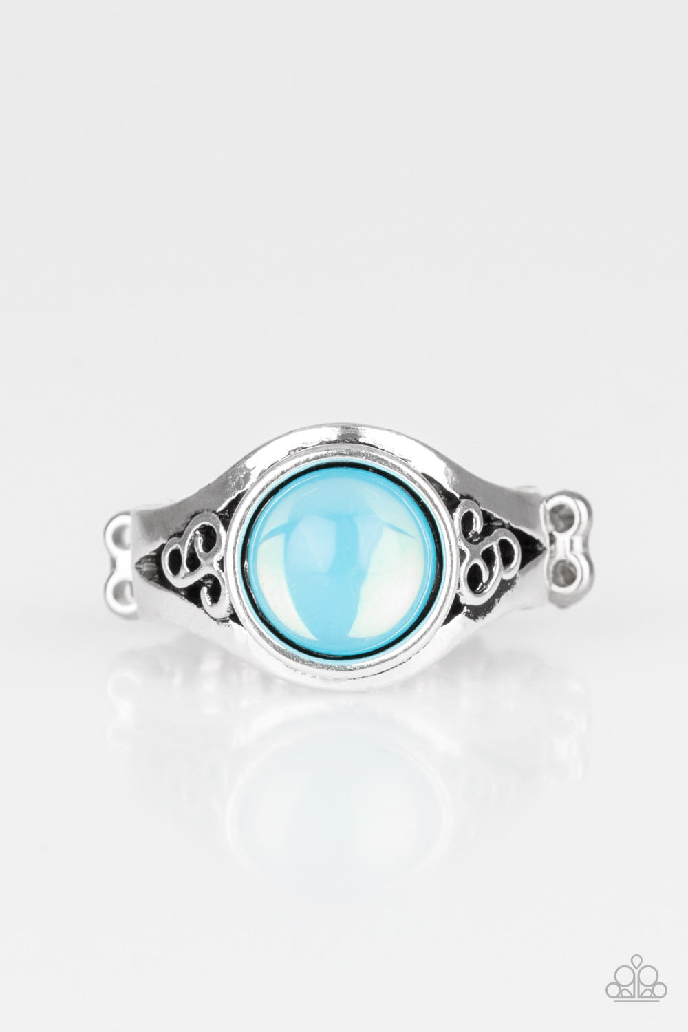 It Just Goes to GLOW - blue - Paparazzi ring