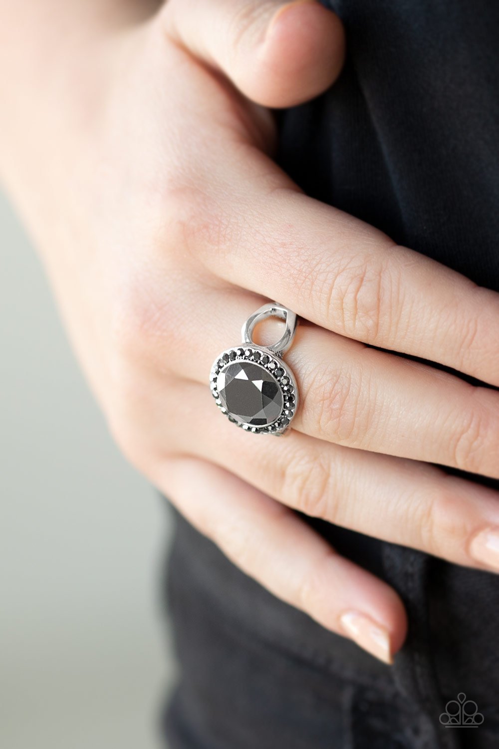 Its Gonna Glow-silver-Paparazzi ring