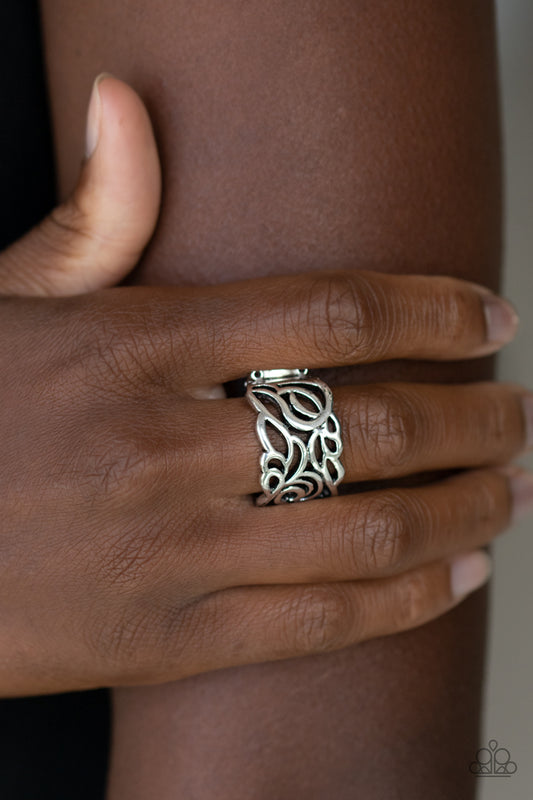 Ivy Leaguer - silver - Paparazzi ring