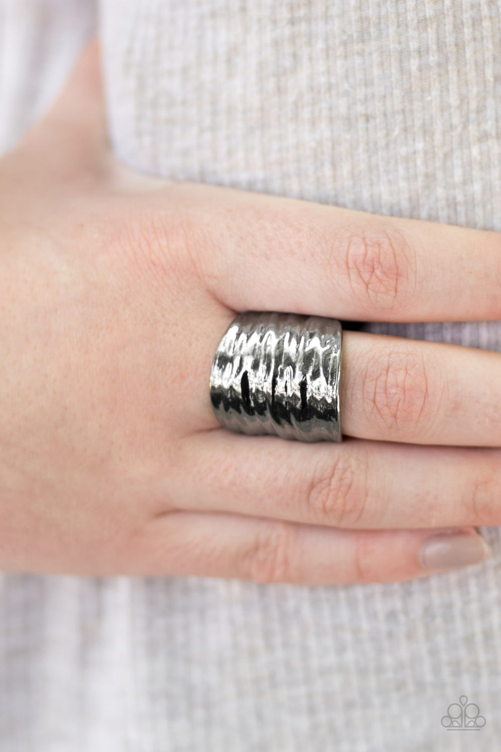 Just A Ripple - black - Paparazzi ring