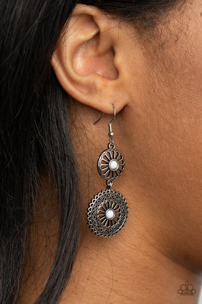 Keep It WHEEL - white - Paparazzi earrings