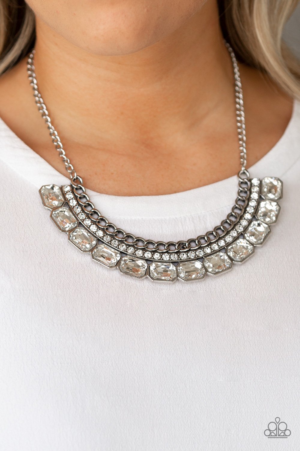 Killer Knockout-white-Paparazzi necklace