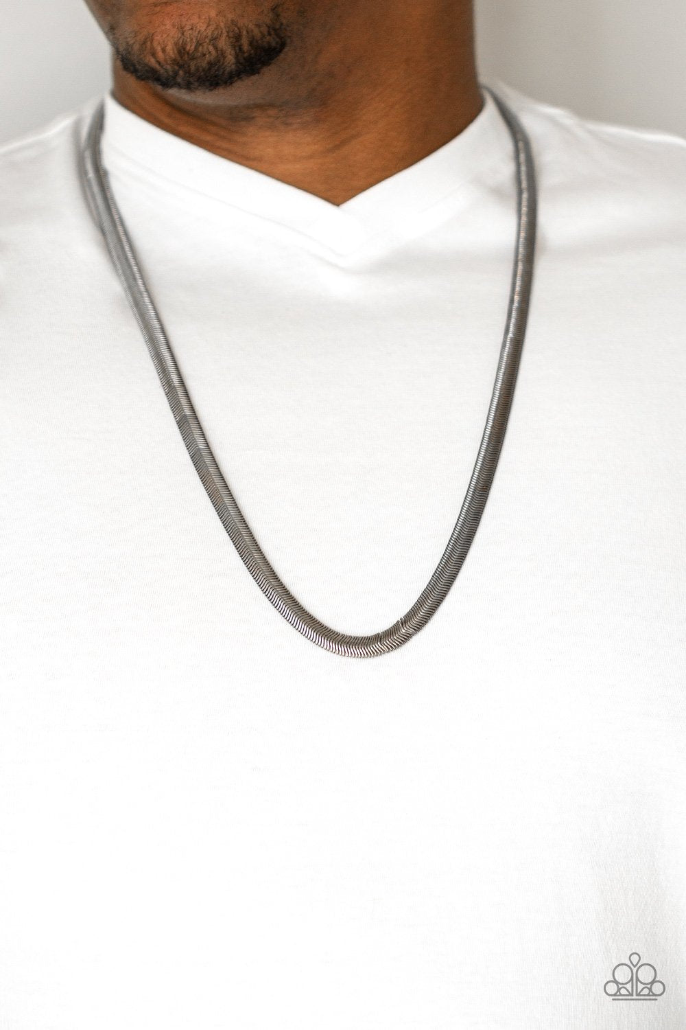 Kingpin-black-Paparazzi mens necklace