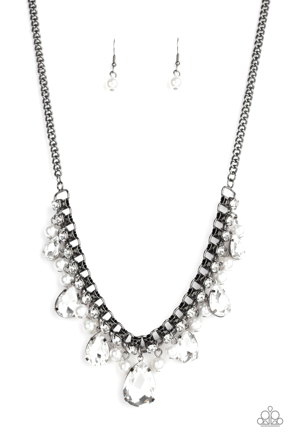 Knockout Queen - black - Paparazzi necklace