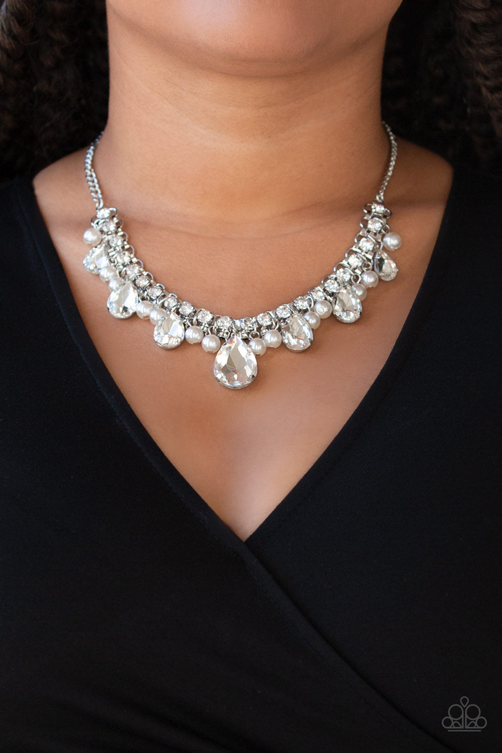 Knockout Queen - White - Paparazzi necklace
