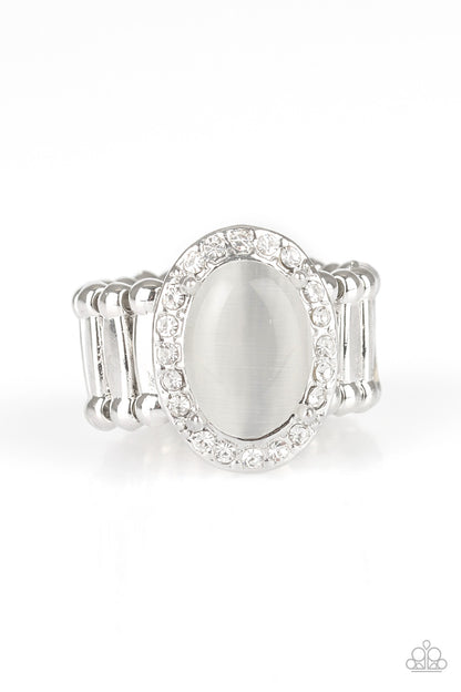 Laguna Luxury - white - Paparazzi ring