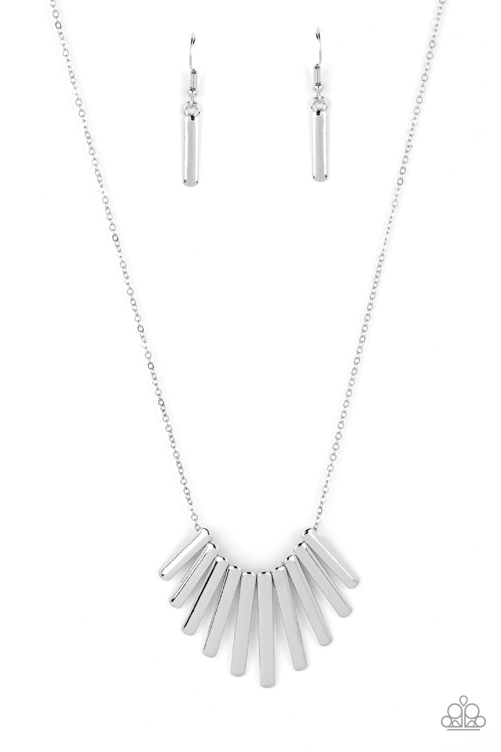 Leading MANE - silver - Paparazzi necklace