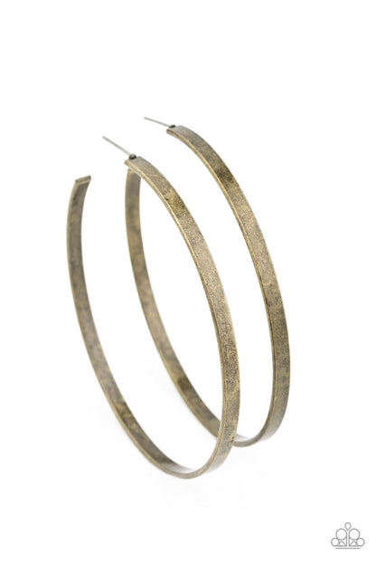 Lean Into the Curves - brass - Paparazzi earrings