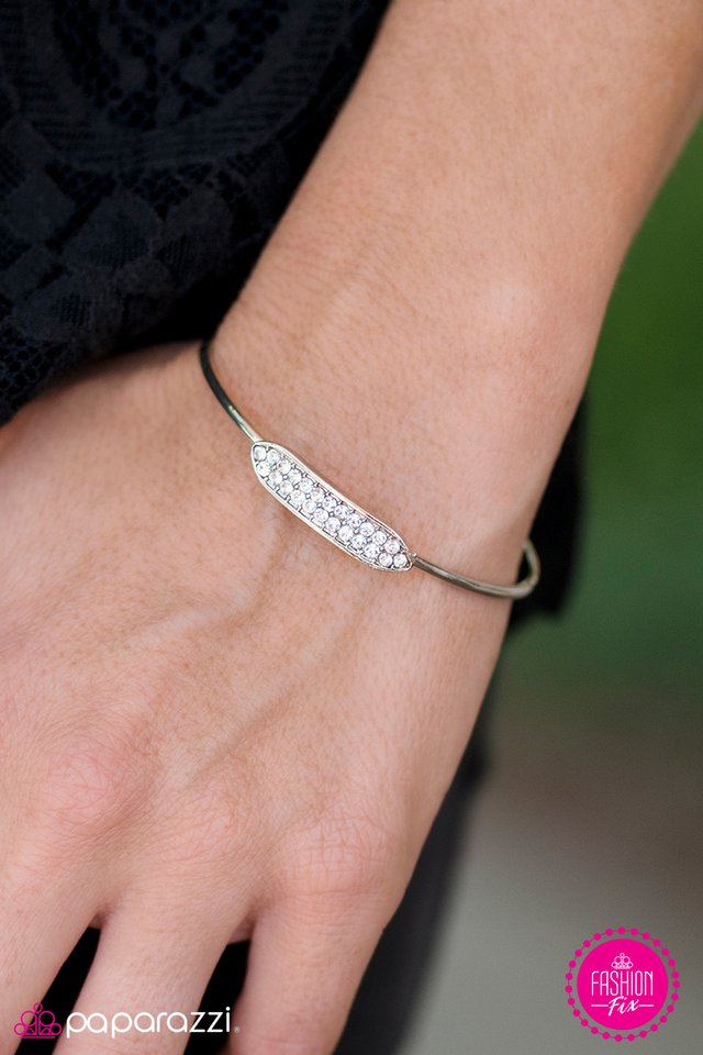 Leave A Little Sparkle - white - Paparazzi bracelet