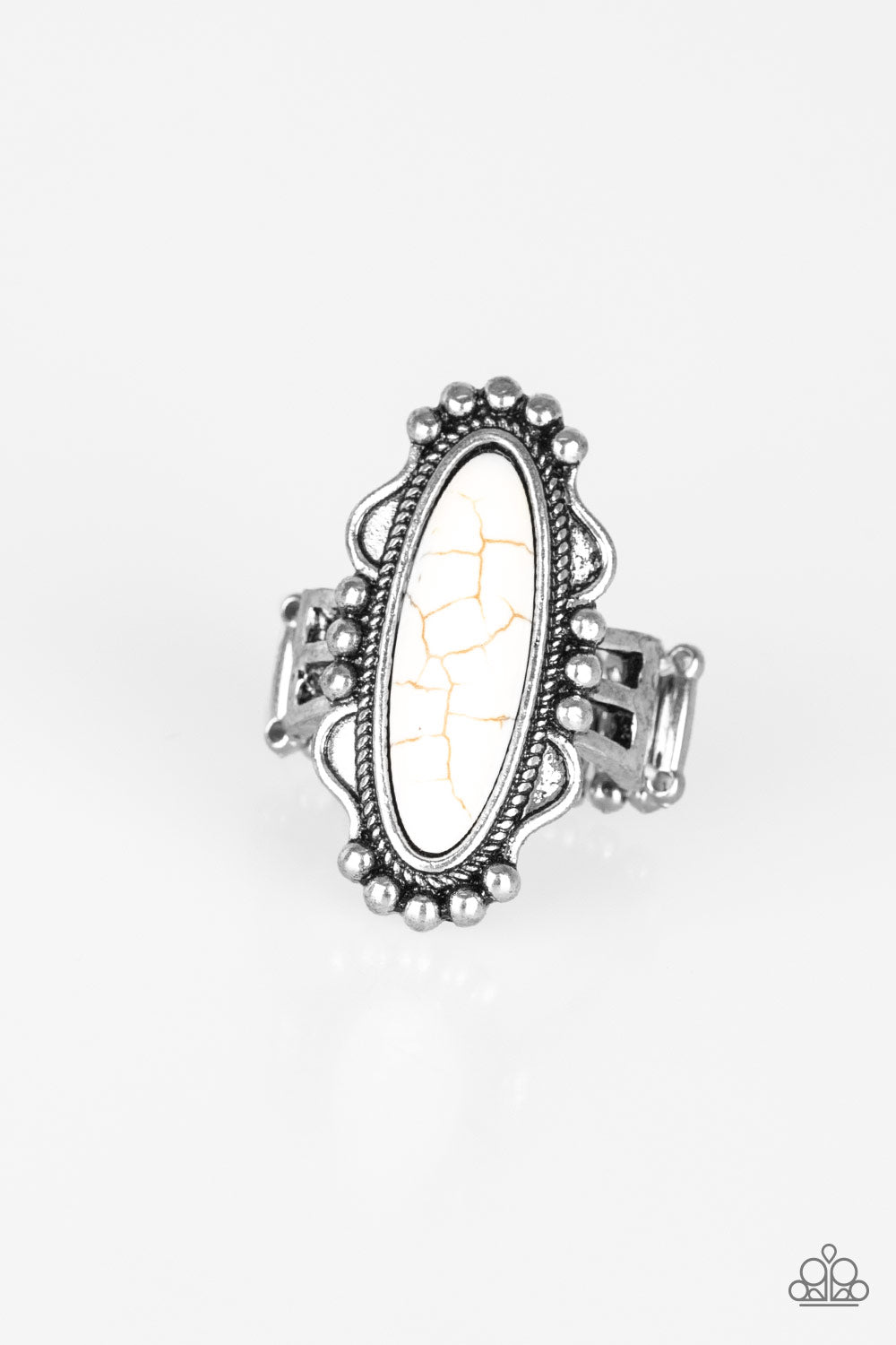 Leave No Trace - white - Paparazzi ring