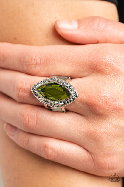 Let Me Take a REIGN Check - green - Paparazzi ring