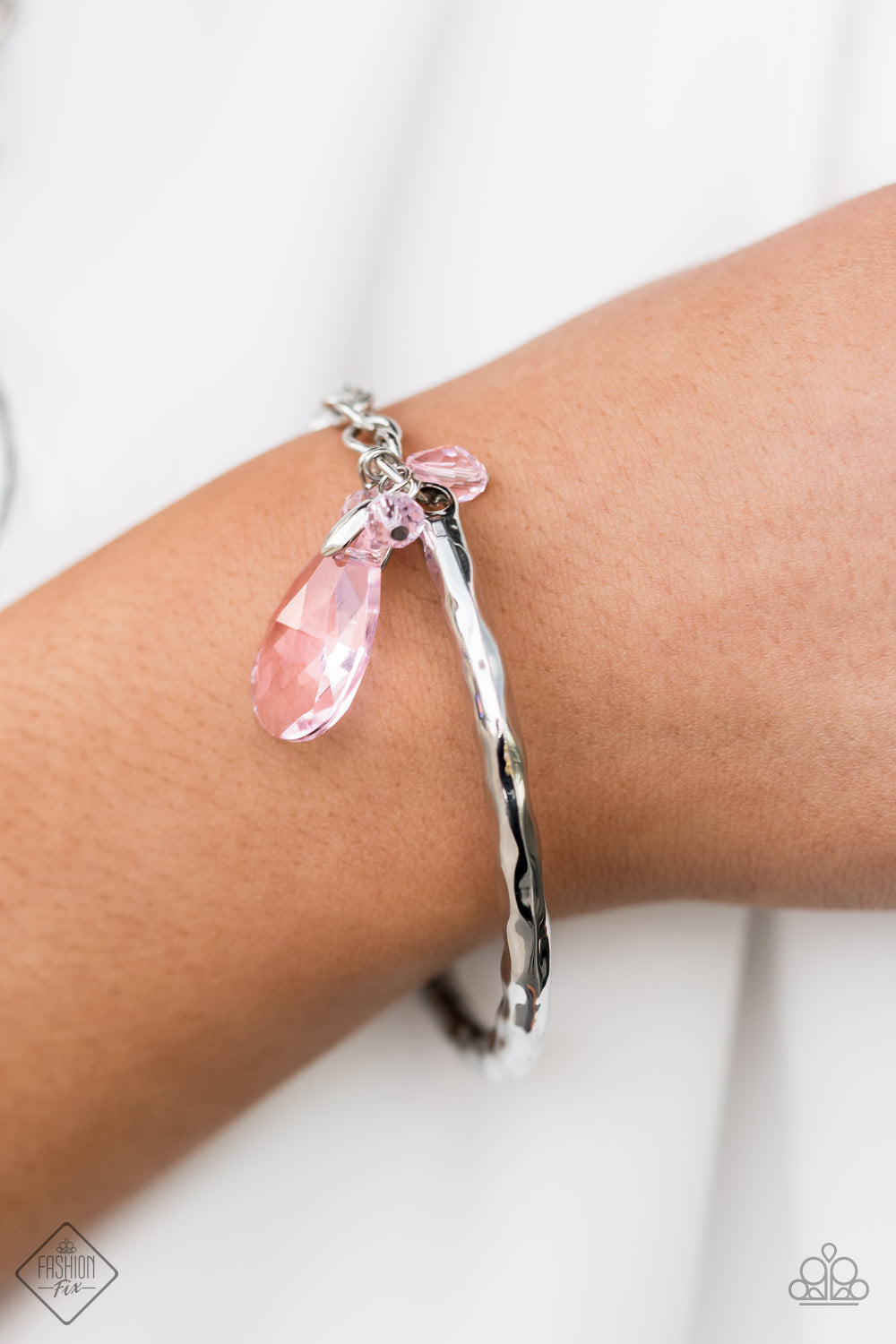Let Yourself GLOW - pink - Paparazzi bracelet