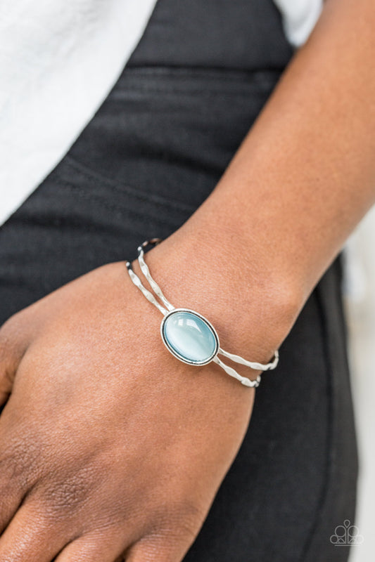 Lets Get Things GLOWING - blue - Paparazzi bracelet