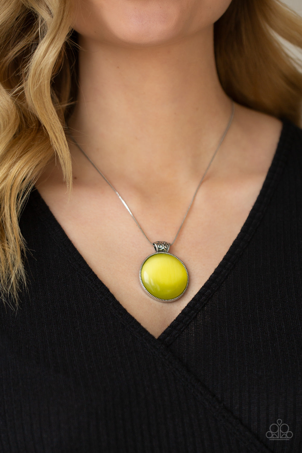 Look Into My Aura - yellow - Paparazzi necklace