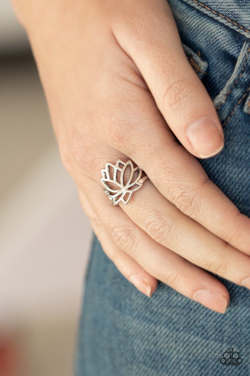 Lotus Lover-silver-Paparazzi ring