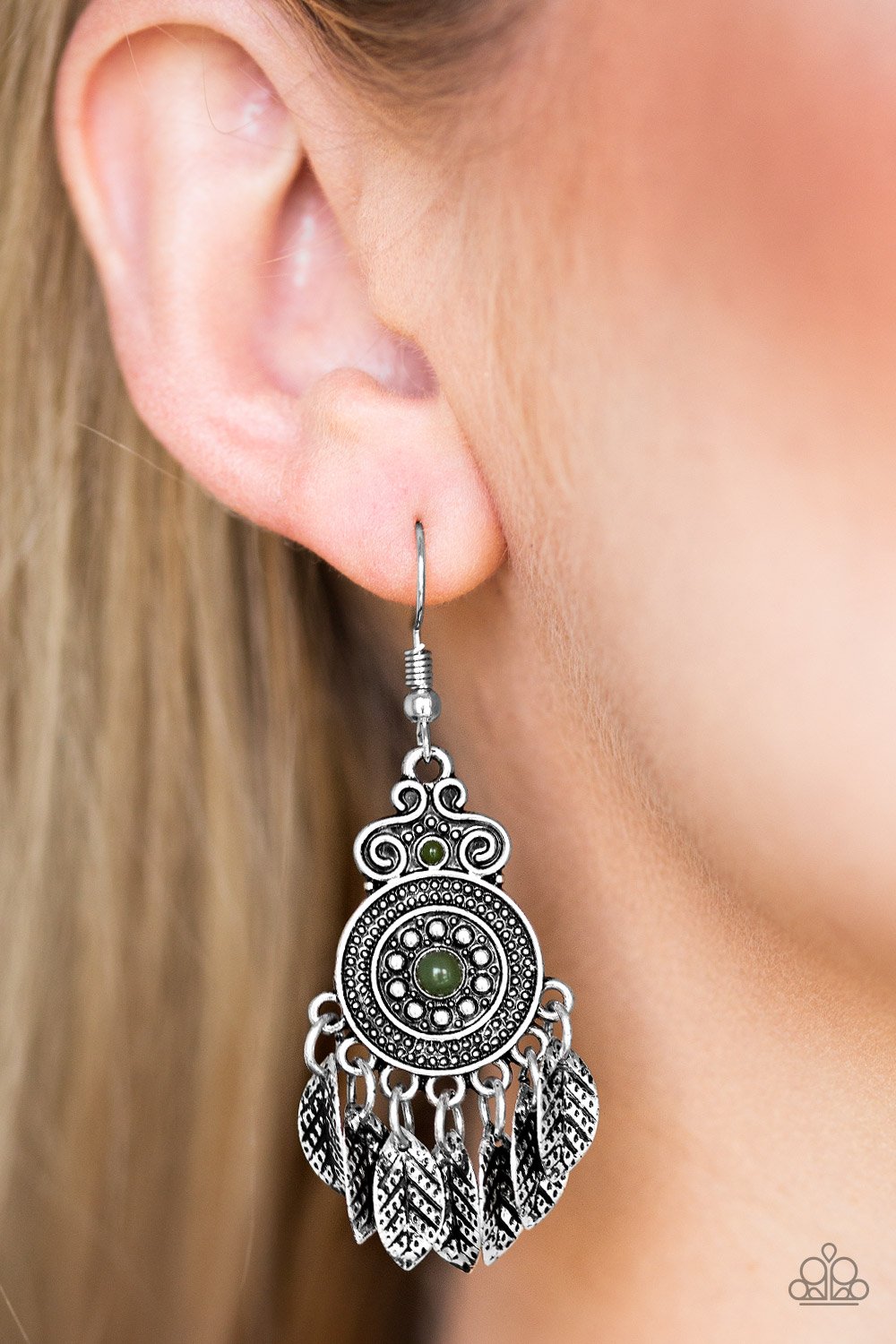 Lower East WILDSIDE - green - Paparazzi earrings