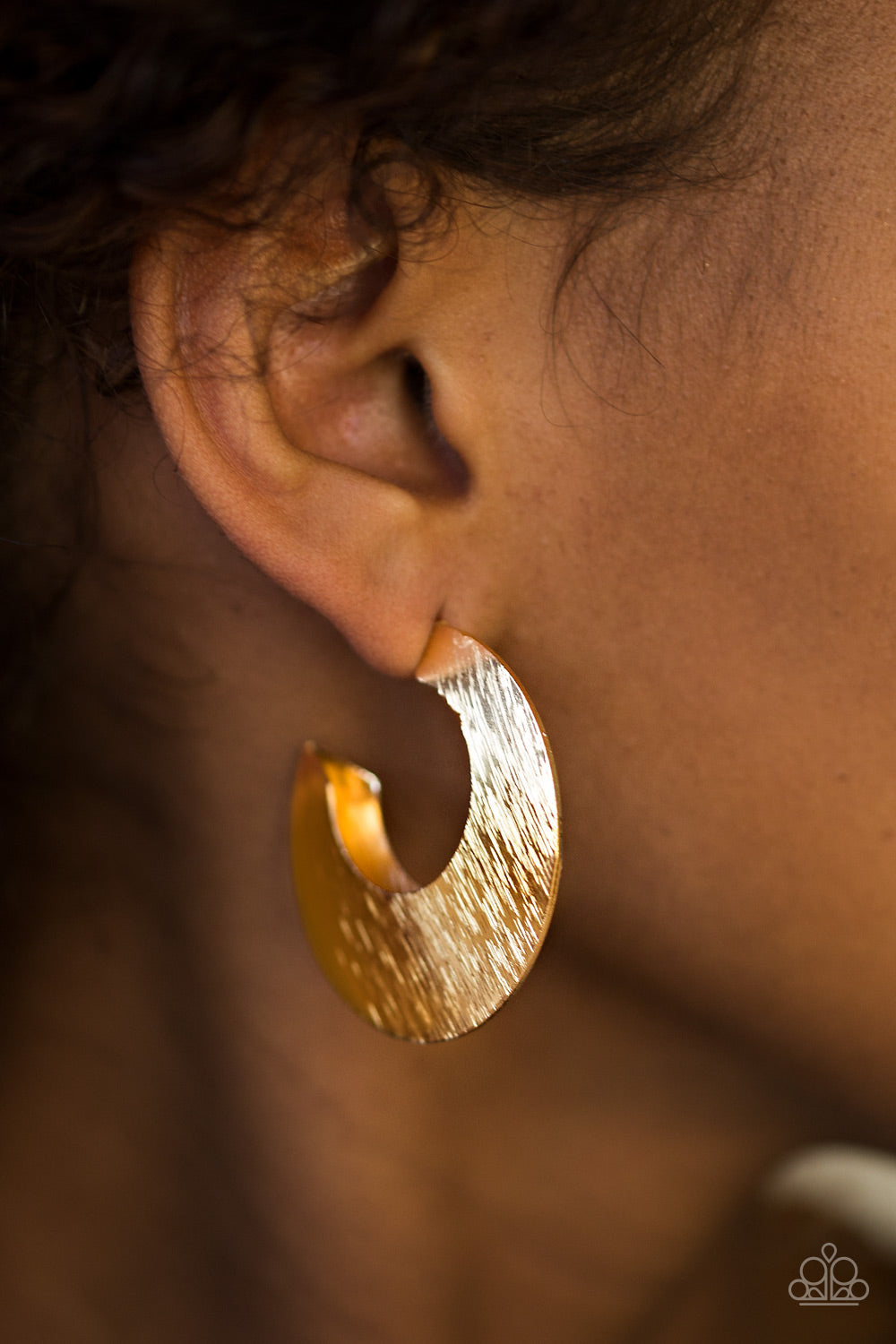 Mad About Shine - gold - Paparazzi earrings