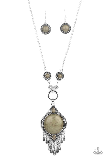 Majestic Mountaineer - green - Paparazzi necklace