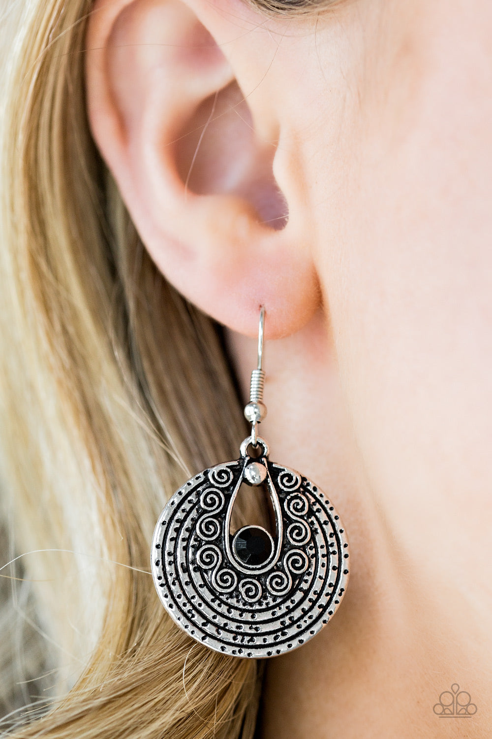 Majestically Mayan - black - Paparazzi earrings