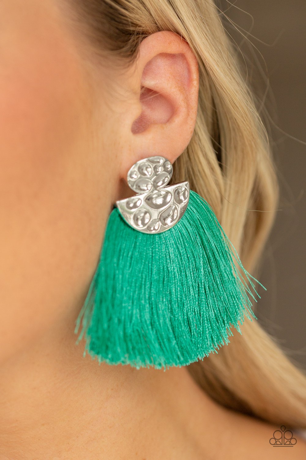 Make Some PLUME - green - Paparazzi earrings