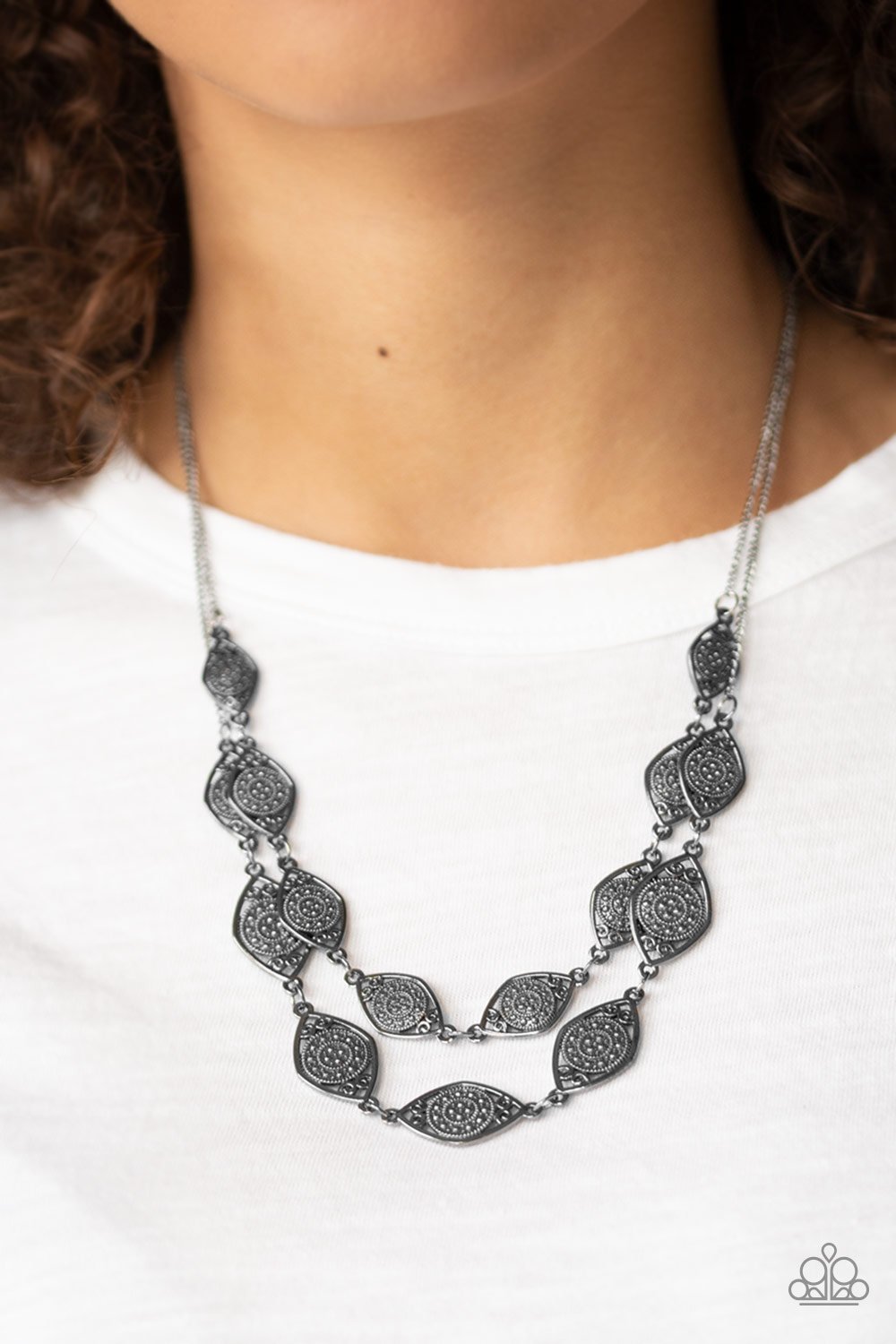 Make Yourself At HOMESTEAD-black-Paparazzi necklace
