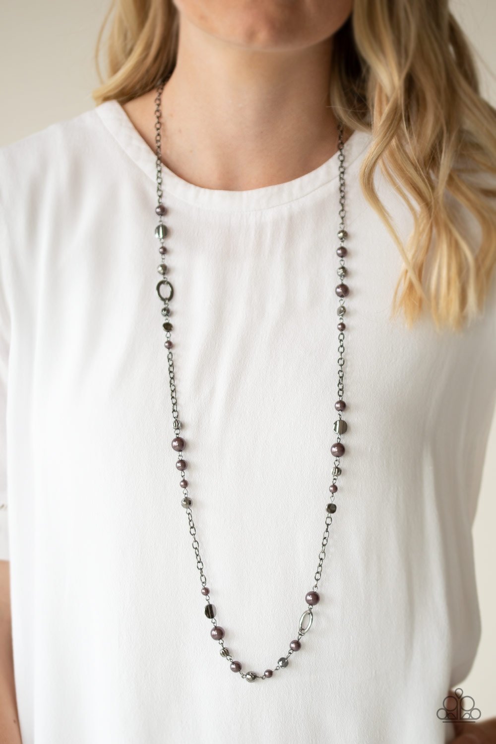 Make an Appearance-black-Paparazzi necklace