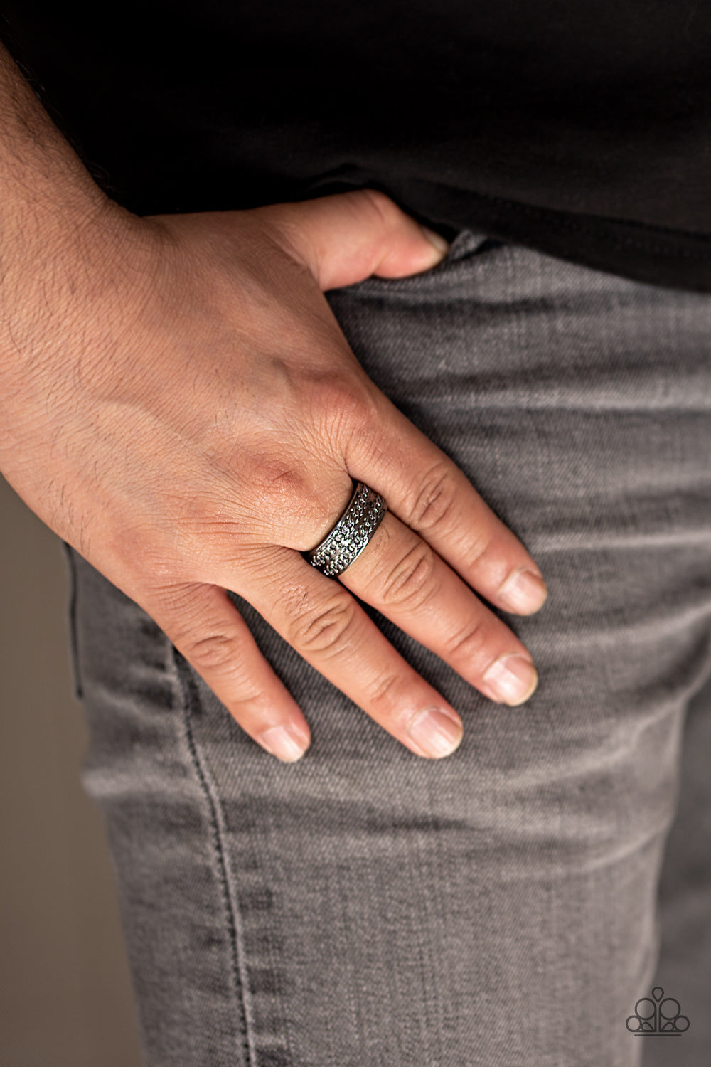 Man vs. Machine - black - Paparazzi MENS ring