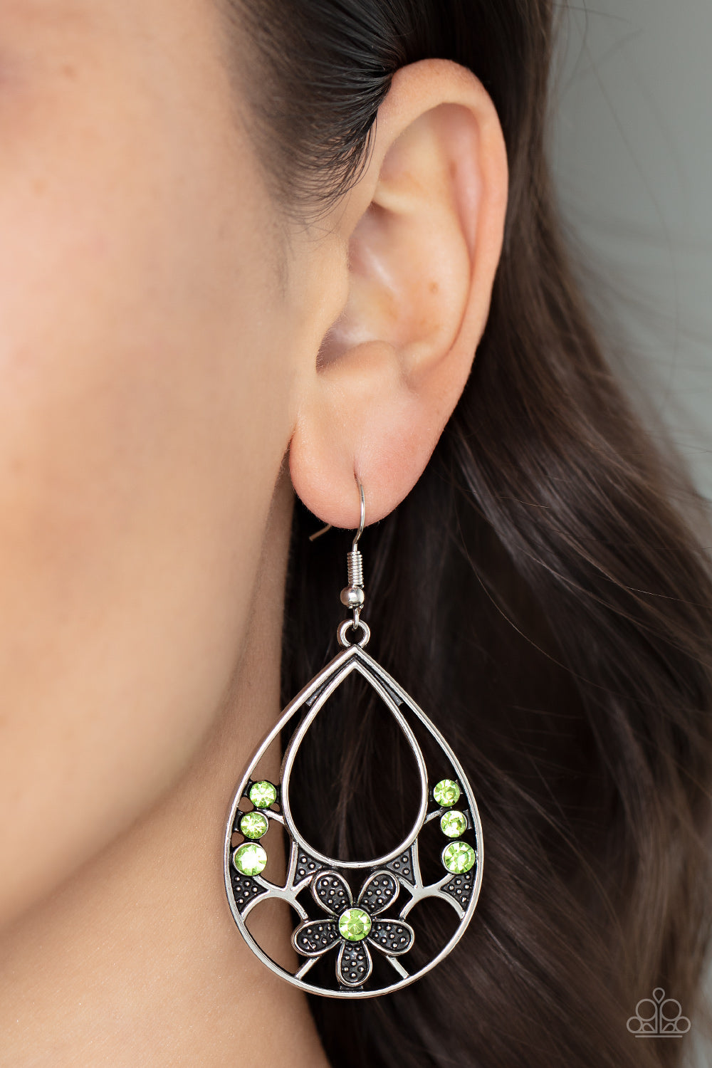 Meadow Marvel - green - Paparazzi earrings