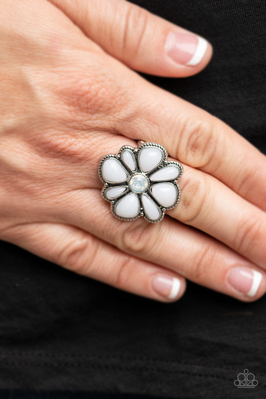 Meadow Mystique - white - Paparazzi ring