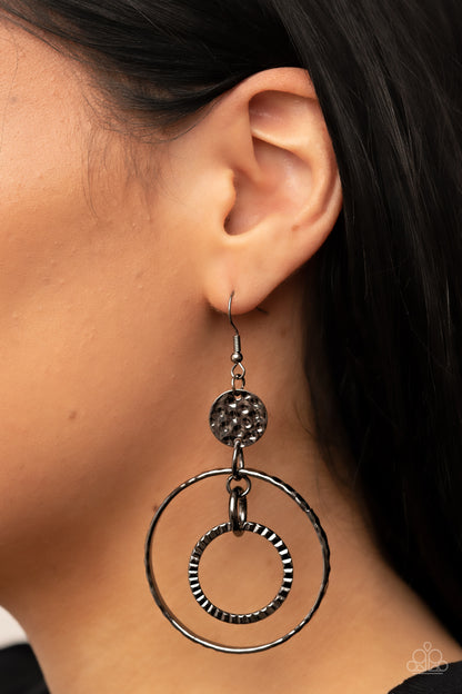 Mechanical Mecca - black - Paparazzi earrings