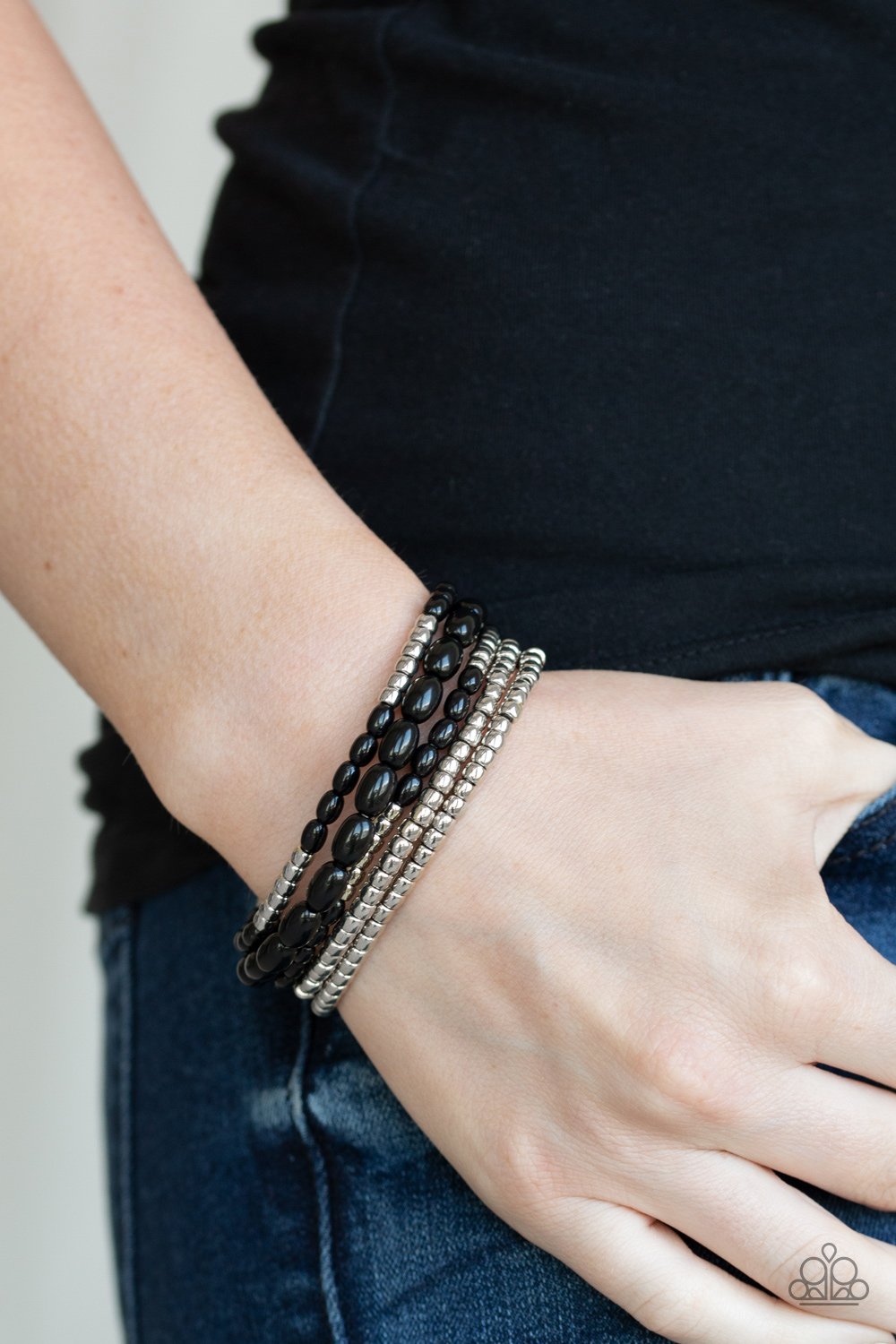 Meet and Mingle-black-Paparazzi bracelet